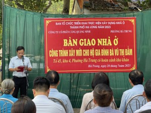 Phường Hà Trung và Công ty cổ phần Cảng Quảng Ninh phối hợp tổ chức bàn giao nhà tình thương.